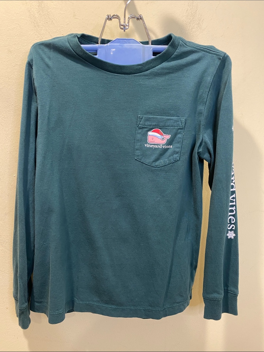Vineyard Vines Forest Green Long Sleeve Pocket Tee with Holiday Whale Sz.7 - Picture 3 of 8